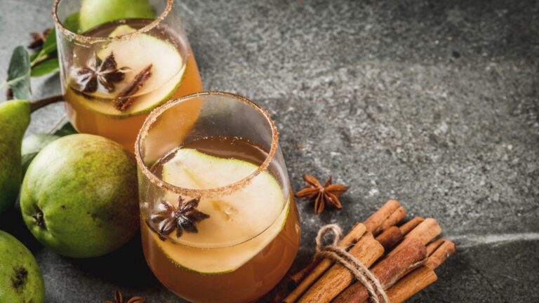 12 Days of Holiday Wine Cocktail Recipes – Spiced Pear Spritz