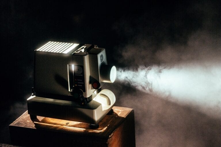 Cinema, projector, image by Jeremy Yap, Unsplash