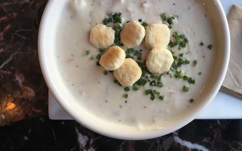 What Wine Pairs With Clam Chowder?